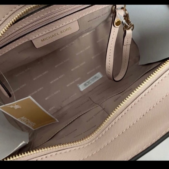 Michael Kors Selma Satchel - Picture 6 of 9